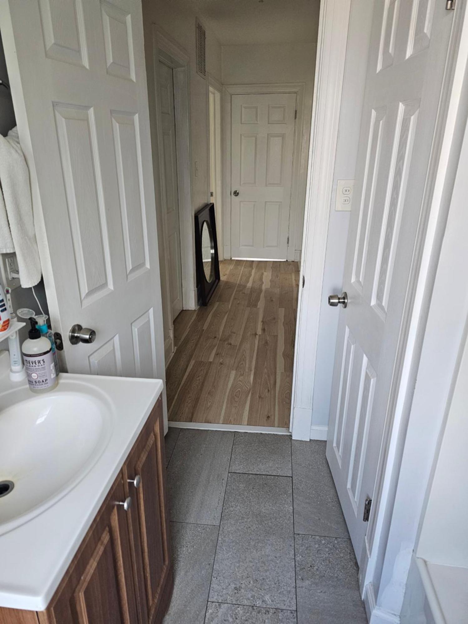 Small Cozy Room, Shared Bathroom Балтимор Екстериор снимка